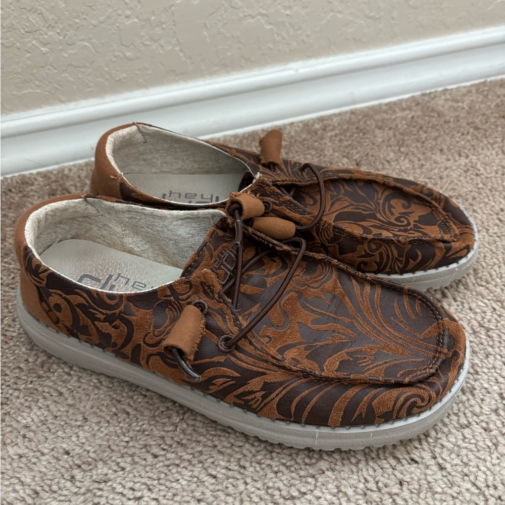 Hey Dude Ranch Saddle